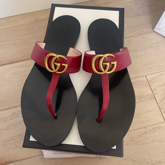 Gucci Shoes - Gucci leather thong sandal